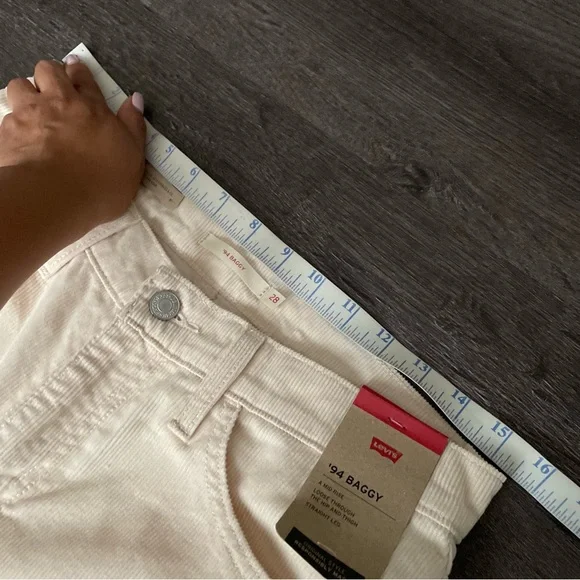 NEW Levi's Off-White Baggy Corduroy Pants ( 28) - Picture 6 of 11